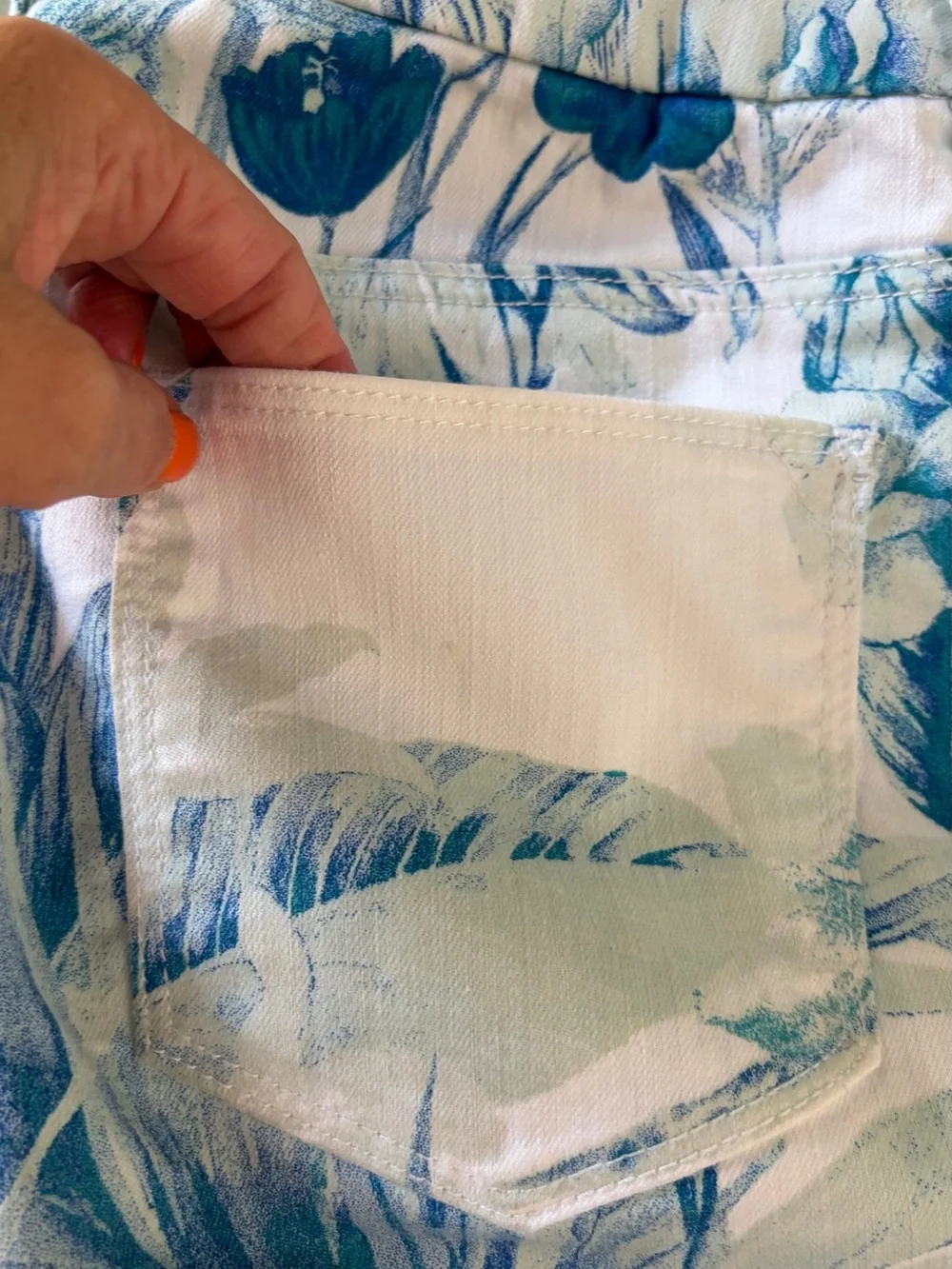 Chico's Teal and White Floral Cropped Pants